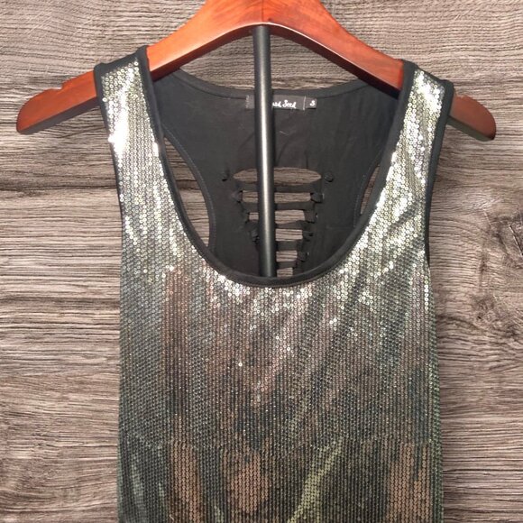 Silver Sequin Tank Top With Open Back Design Womens Size Small - Picture 1 of 7